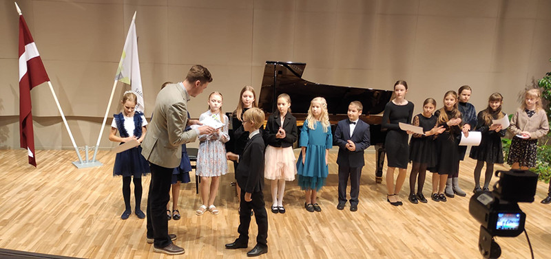 Jauno pianistu konkurss ETĪŽU PUTENIS 2024